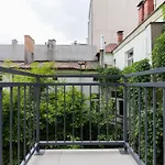 One Bedroom Apartment With A Balcony - Dietla 109 Street
